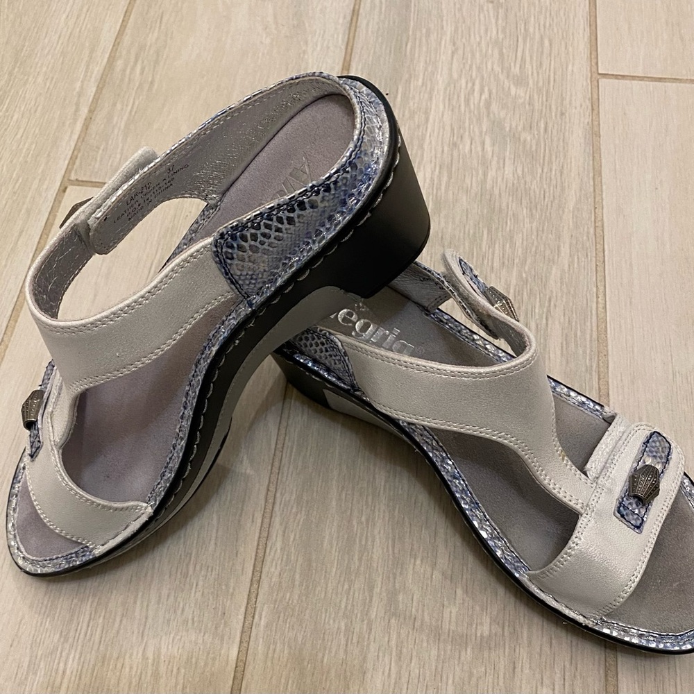 Algeria Lara wedge